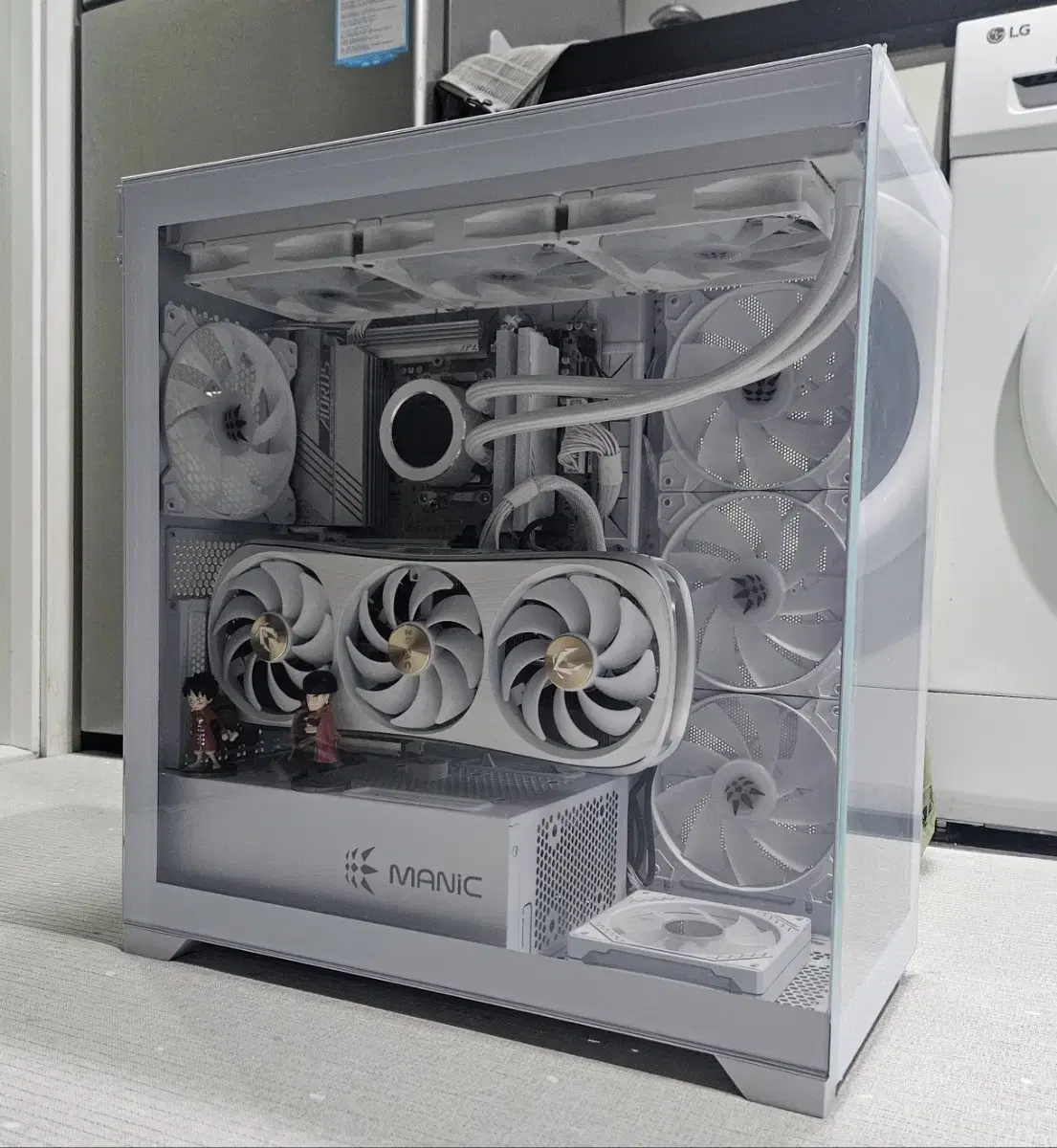 7800x3d 64G RTX4080 화이트